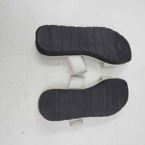 Marc Fisher | Double Strap Cushioned Kina Round Toe Platform Sandals White Gray - Picture 11 of 11